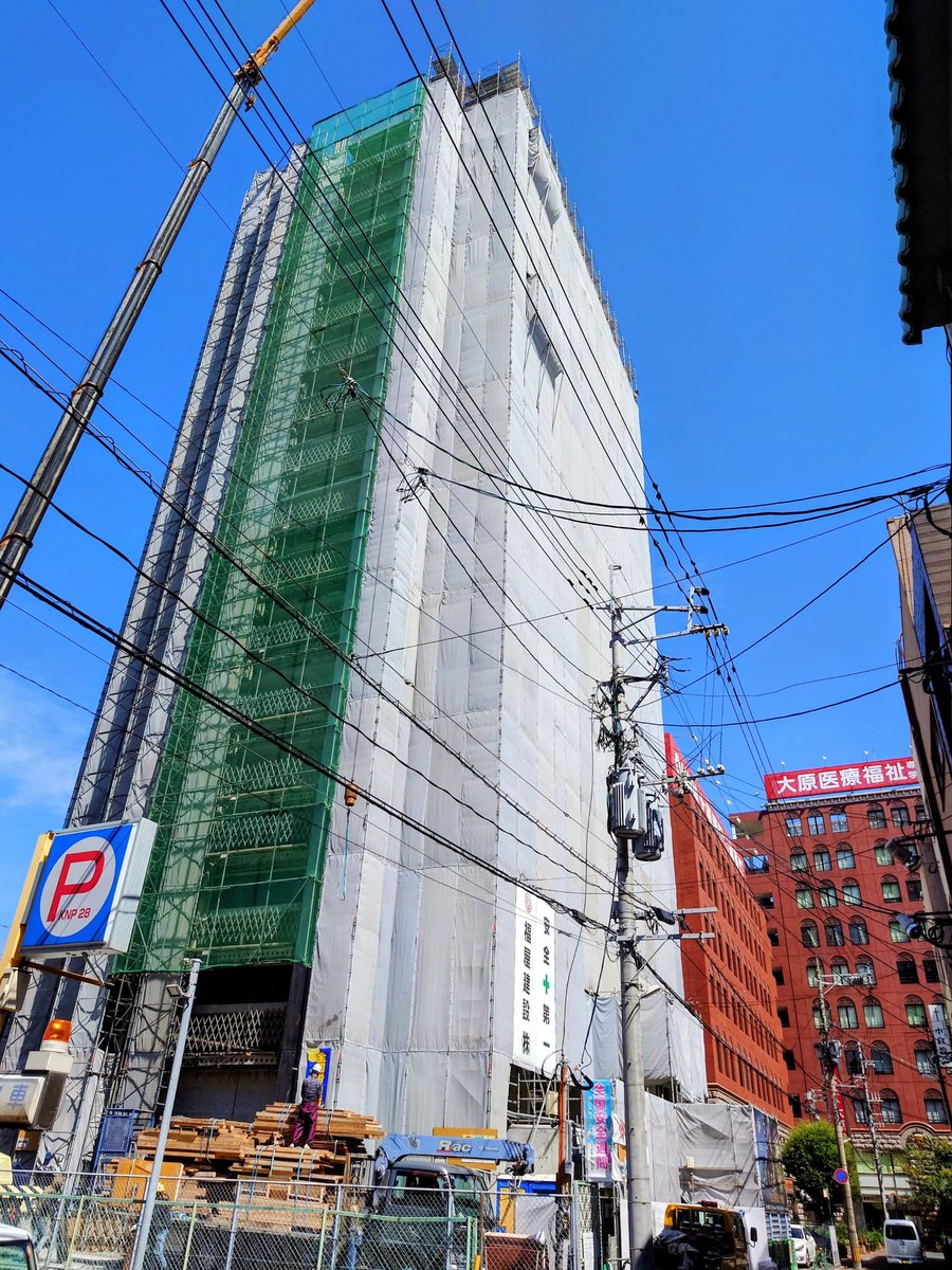 naisu2026's tweet photo. 小倉駅前ガーデンシティ小倉の裏手で建設中の19階建て東宝住宅の分譲マンション「THE HOUSE小倉駅」は来年7月末の竣工を待たず、既に全67戸完売‼️ https://t.co/Fp77KlZ1Lu
