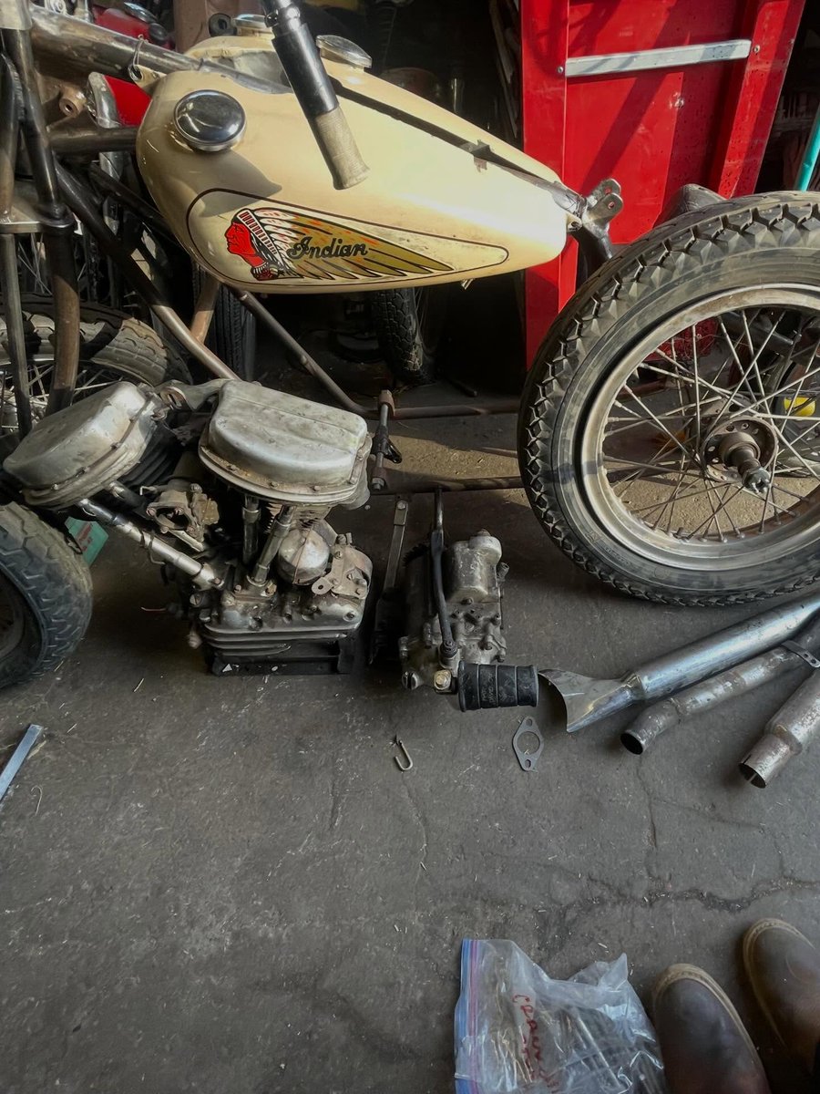 RebeckaStihv's tweet photo. Found this Panhead frame in a loft, along with its matching tanks painted in Costa Rica in the early ’60s. The motor and trans sat separately for 30+ years. It’s not a forever bike, but it’s staying for a while. https://t.co/KiGMhwQSRg