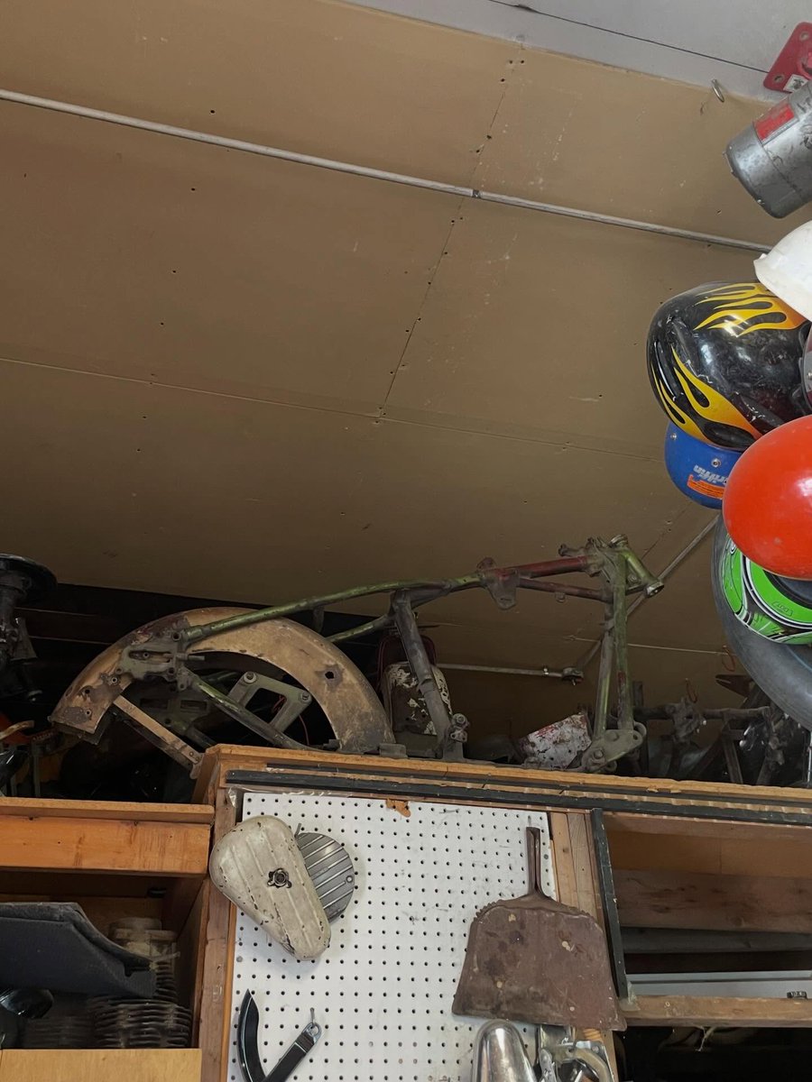 RebeckaStihv's tweet photo. Found this Panhead frame in a loft, along with its matching tanks painted in Costa Rica in the early ’60s. The motor and trans sat separately for 30+ years. It’s not a forever bike, but it’s staying for a while. https://t.co/KiGMhwQSRg