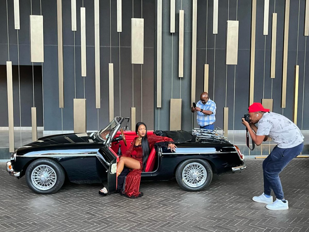 ElliCloffi's tweet photo. Get that celebrity feeling with the MGB Roadster. https://t.co/jljSPkw0Fx