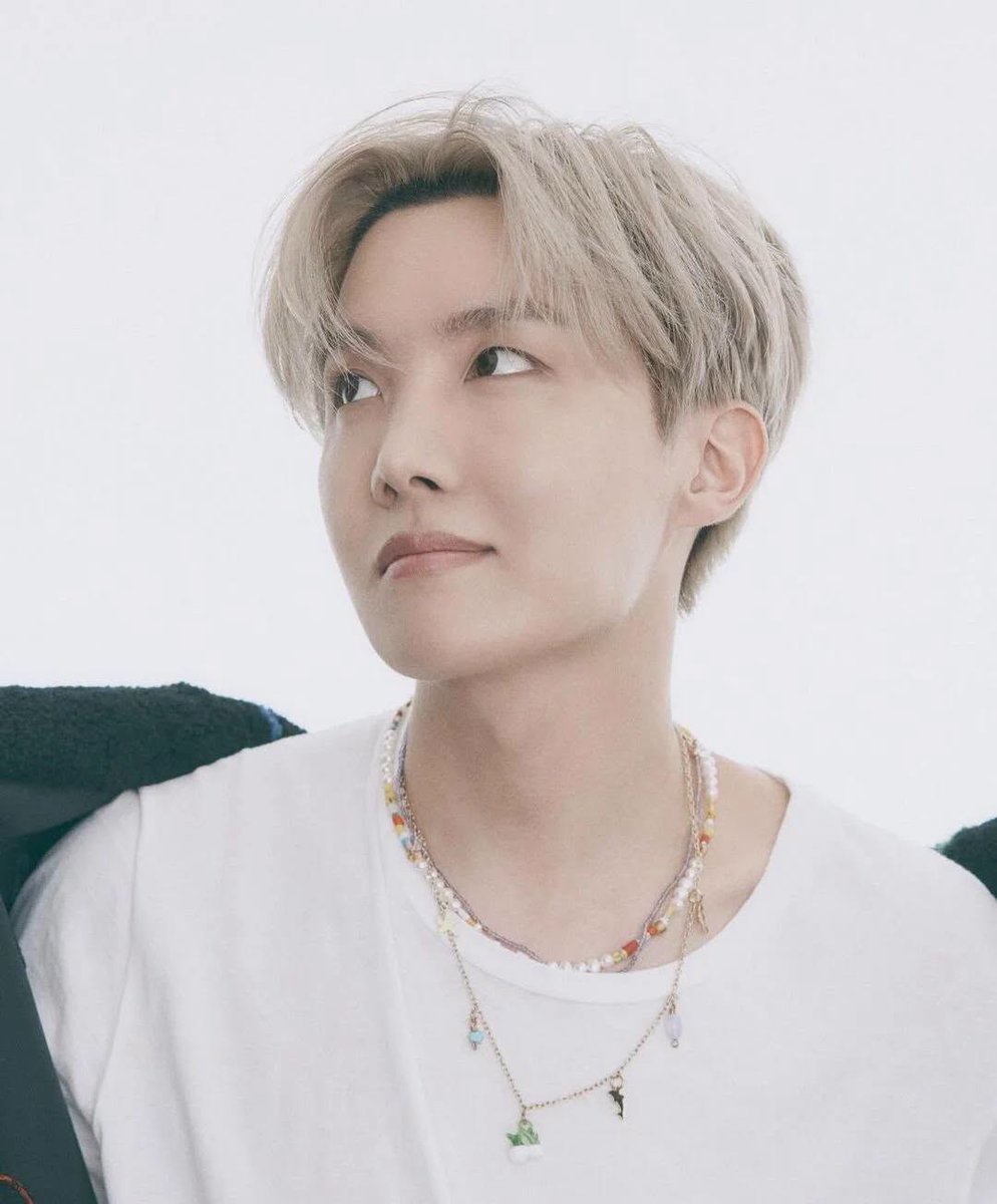 btsfancafe__twt's tweet photo. [scan] BTS MEMORIES 2021 - Rolling Stone Magazine (1/2)

#BTS #방탄소년단 https://t.co/AboyTe2mo6