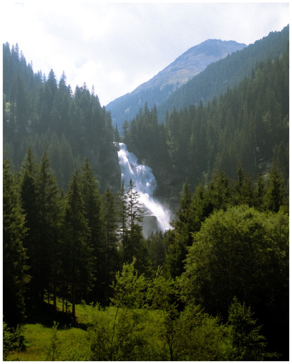 KourtneySlkea's tweet photo. Krimml Waterfalls https://t.co/ptSExICU8y
