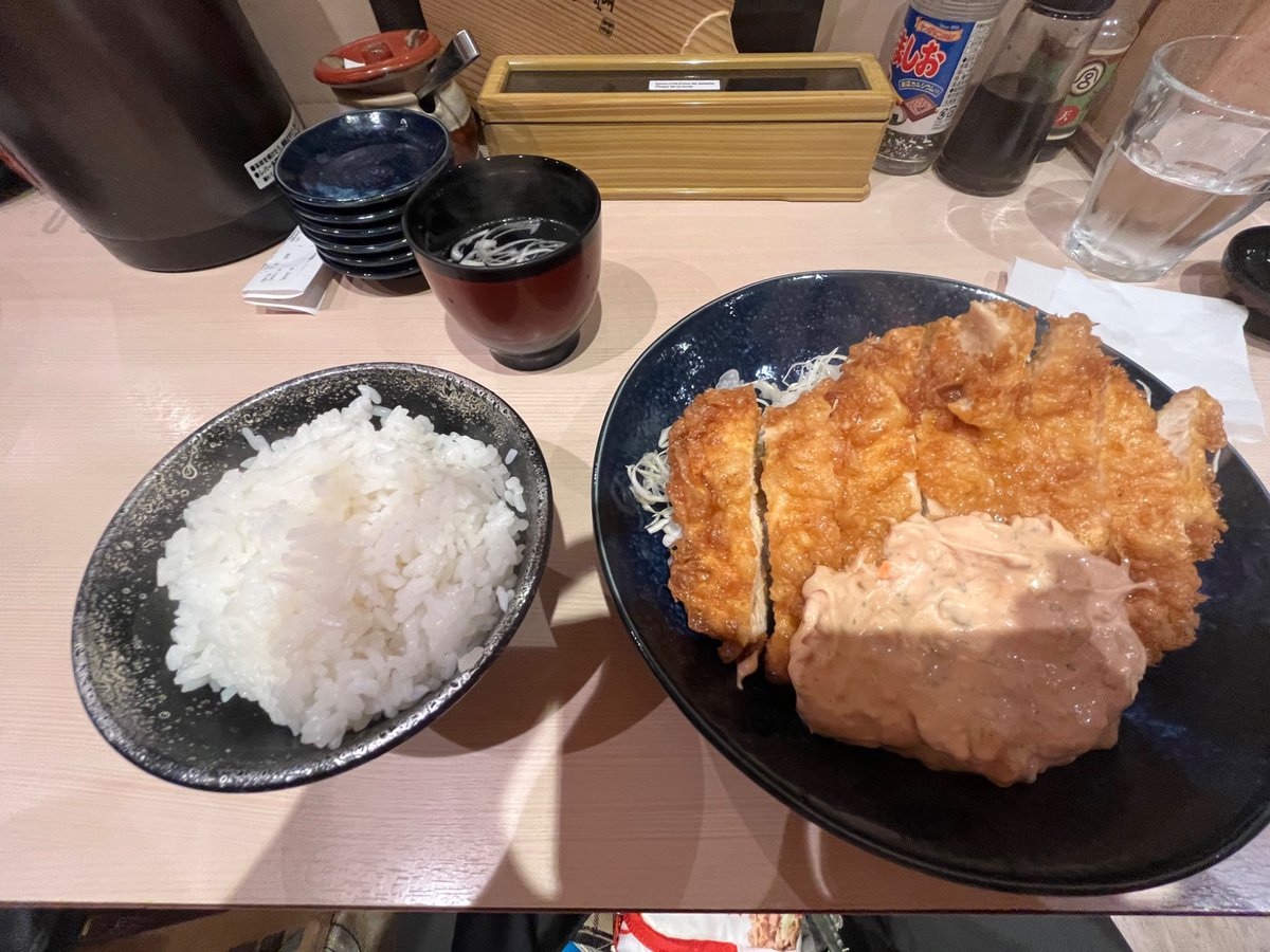 rmw4c's tweet photo. 本日休日なので美味しいの食べたいと朝からカーブス
車じゃなくて電車と徒歩でカロリー消費
ついでに新宿歴史博物館
いやー歩いた歩いた💦 https://t.co/SY0PplItXO