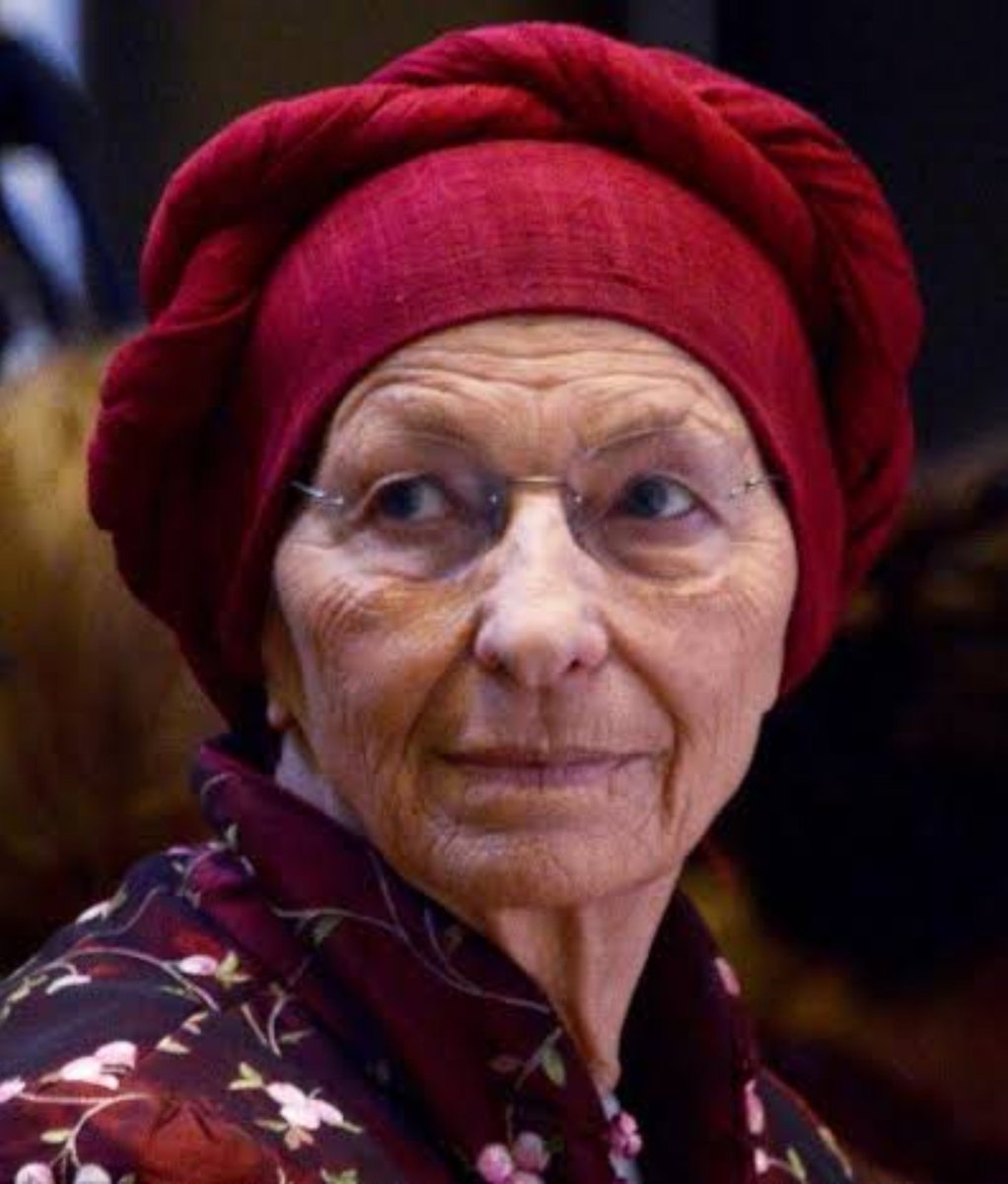 PossibileIt's tweet photo. La morte di #EmmaBonino è una notizia molto triste. 

Parlamentare, ministra, Commissaria europea, una vita sempre dedicata alle battaglie per i diritti civili e l'Europa.

Ci stringiamo attorno ai suoi cari e alla comunità di Più Europa, in questo momento doloroso. https://t.co/W7ihW0OwcK
