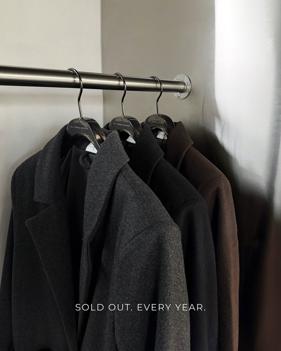 emilywyGUIbAdU0's tweet photo. After selling out within days last winter, a capsule defining silhouette returns. Known for its perfect fit, sleek shape, and high-quality craftsmanship.

Sign up for early access now, link in stories. https://t.co/MOfkJ1hAiZ