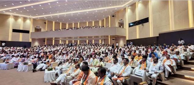 Savitamishra_'s tweet photo. देश के यशस्वी प्रधानमंत्री माननीय श्री #NarendraModi  जी के सेवा और समर्पण के 25 वर्ष पूर्ण होने पर आज लखनऊ स्थित इंदिरा गांधी प्रतिष्ठान में "सेवा संकल्प अभियान" के निमित्त आयोजित प्रदेश स्तरीय कार्यशाला में सम्मिलित हुई। https://t.co/s4JCdJR6QV