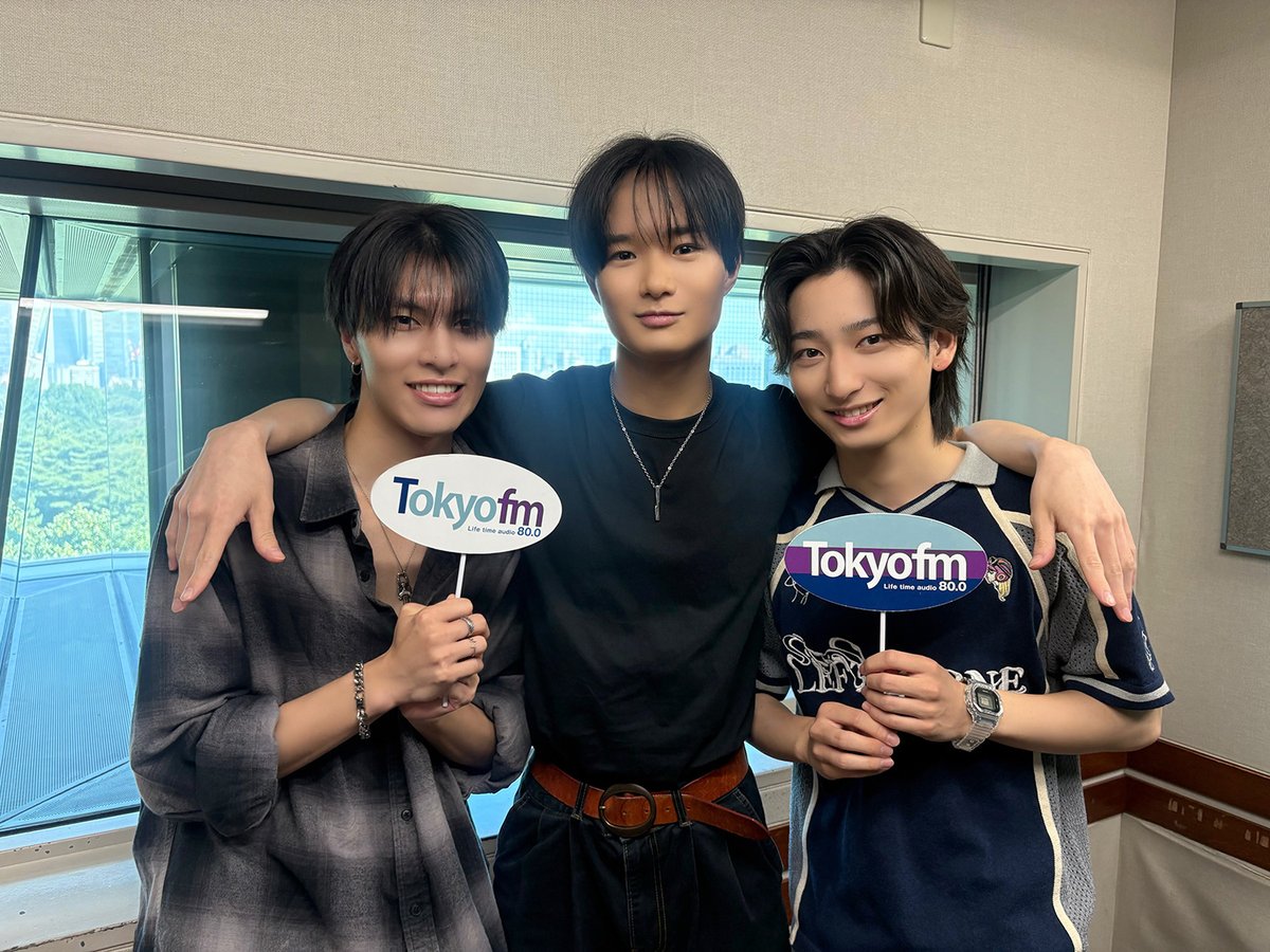 tokyofm's tweet photo. 特別番組
🧊『We are ICEx！』💫

放送は明日！
9/13(日)夜7時〜 #TOKYOFM です📻

#ICEx の
#千田波空斗 さん
#筒井俊旭 さん
#中村旺太郎 さんの3人がお届け！📡

リリース中の2ndアルバム「FRESH!!」💿
を愛してもらうためのスペシャルプログラムです👐
https://t.co/4dGj0VTPvz https://t.co/uAThRojyFh