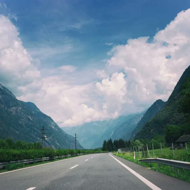 Angiecreal's tweet photo. Road of the dead! whose stately avenue.😕 https://t.co/UHSSguj4UA