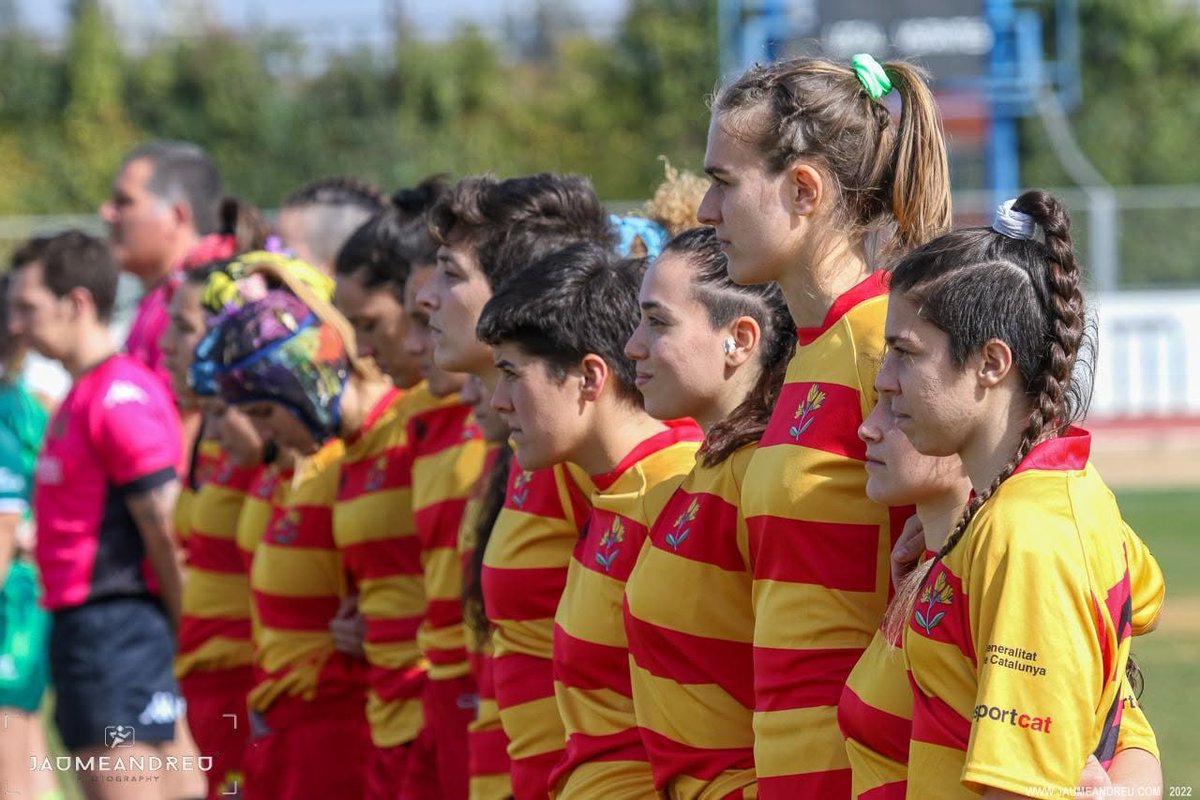 rugby_cat's tweet photo. La Federació Catalana de Rugby us desitja una feliç Diada Nacional de Catalunya 🔥🔥

Seguirem lluïnt els colors del nostre país amb orgull, passió i compromís ♥️🏉

Visca Catalunya 💛♥️💛♥️💛♥️💛♥️💛 https://t.co/XXAEmtm0vJ