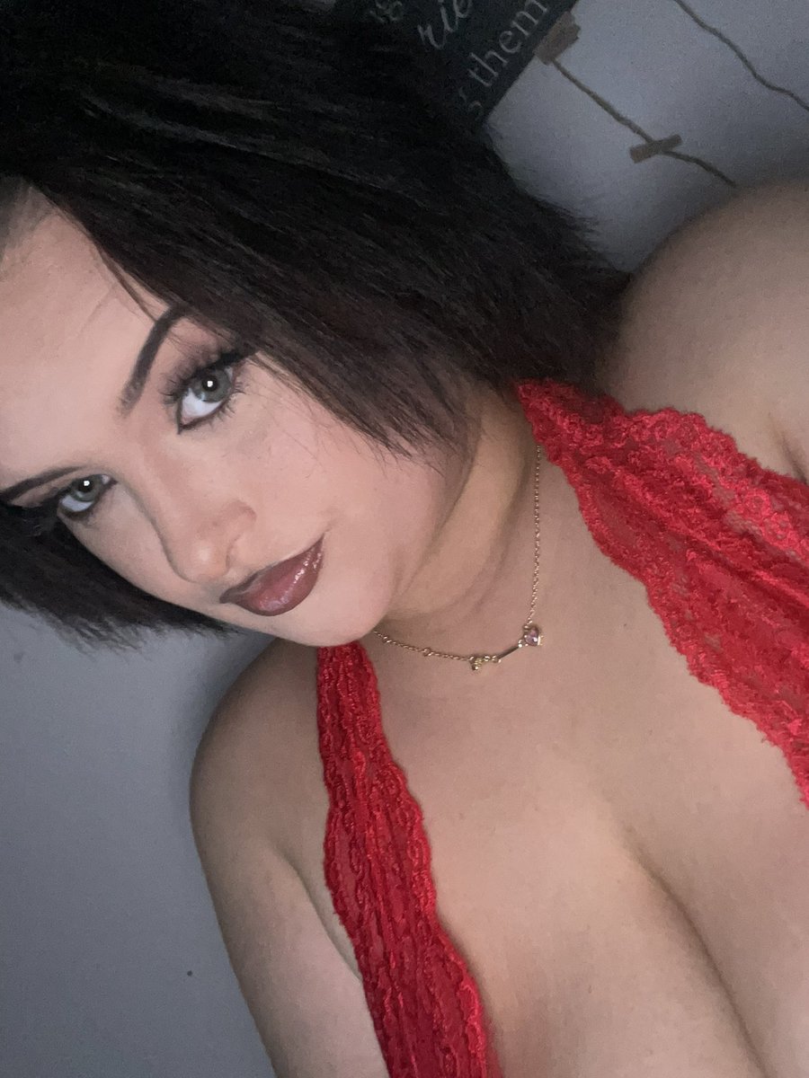 EmilySmith222xo's tweet photo. Other account got banned so I’m back on this one now :) x

https://t.co/kViwYo0CKV
#seller #sellingcontent #ukgirl #selling https://t.co/hkWpApwMZo