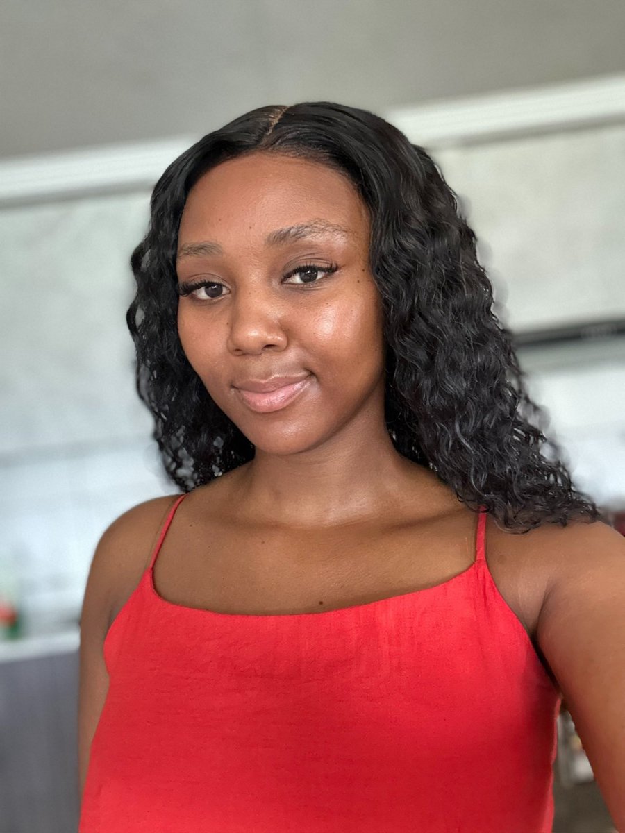 OnthatileDimak1's tweet photo. @Ms_Logical I don’t wear makeup, and it’s not because I don’t want to. I genuinely just don’t know how to do it. 😂 And honestly, I feel like I look better with my natural face anyway. Maybe if I had a professional makeup artist do my makeup, I might change my mind. 😭😂 https://t.co/cdVrgGTlmQ