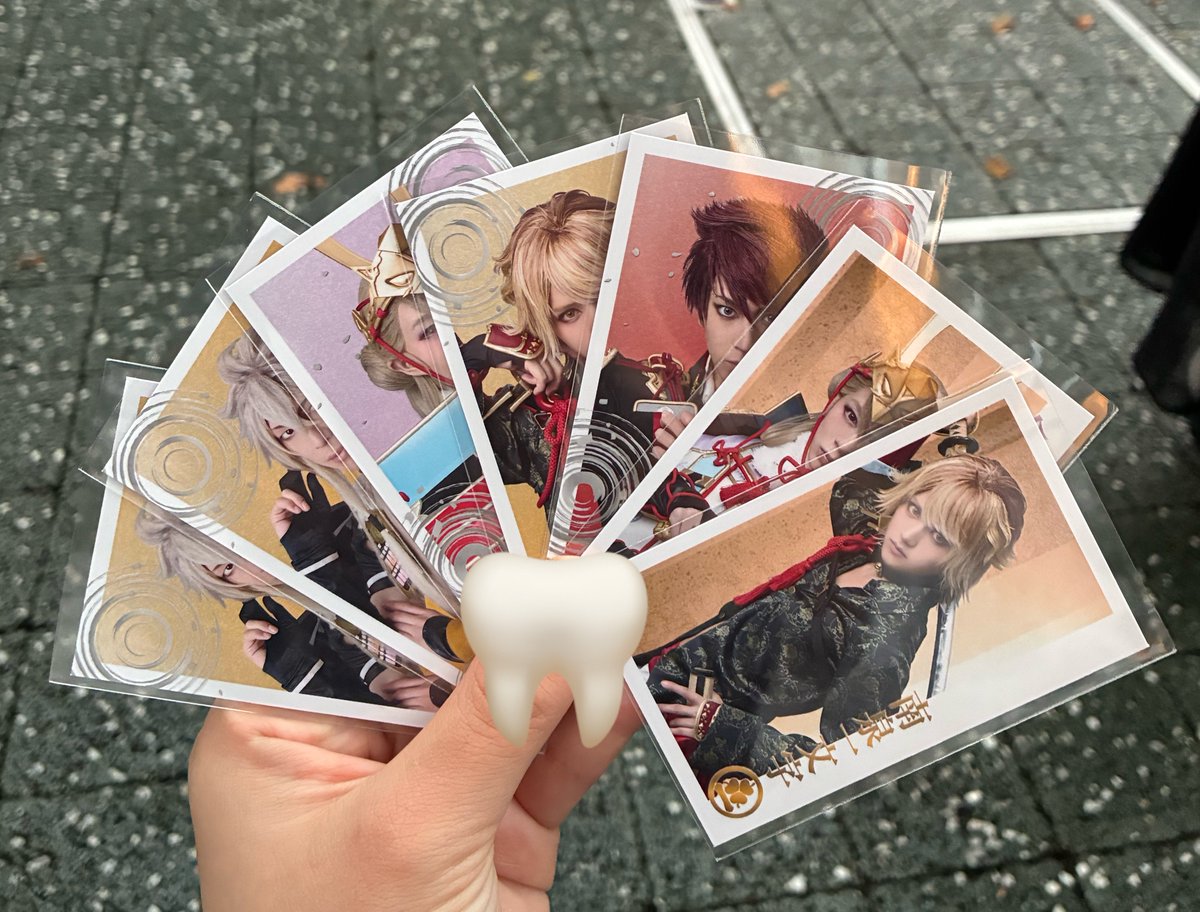 mochicocnll's tweet photo. 【交換･譲渡】刀剣乱舞 ミュージカル刀剣乱舞 刀ミュ 月夜一縷 ふぉとカ
※現地の為IDなし

譲】今剣A、南泉A
　   今剣B、小狐丸B2、南泉B、大包平B
　   コースター:小狐丸、姫鶴、則宗

求】長義B＞定価

こちら複数提供可能です
本日公演終了後にお手渡し、または郵送にて交換していただける方 https://t.co/5ZslH61Z37