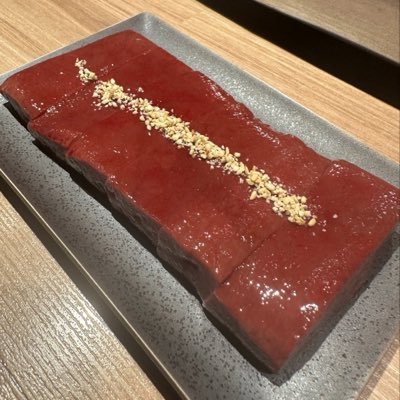 dqnqa's tweet photo. ビリヤニを食べた日の午後、マスクの中に残るスパイスの余韻だけで
「今日も頑張ろう」って思��るから、ビリヤニのコスパは異常。 https://t.co/FZxypbnzPt