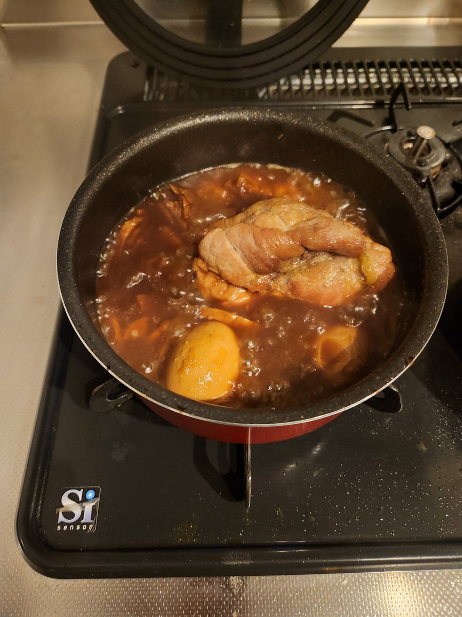 blacklagoon168's tweet photo. ハマったって訳じゃないんだけど、今日も焼豚作ってる🥹 https://t.co/gaudv5CvCd
