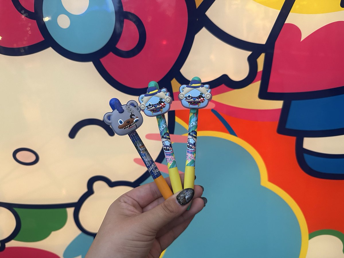 _ymzrki_'s tweet photo. ハミクマ　コレクタブルボールペン

【譲】パンク　ポップ

【求】キャンディ　ロリー

今日クローズまで
明日も夕方からクローズまでいてます

コンプ目的で交換探してます
よろしくお願いします！ https://t.co/0gGEX0KNpE