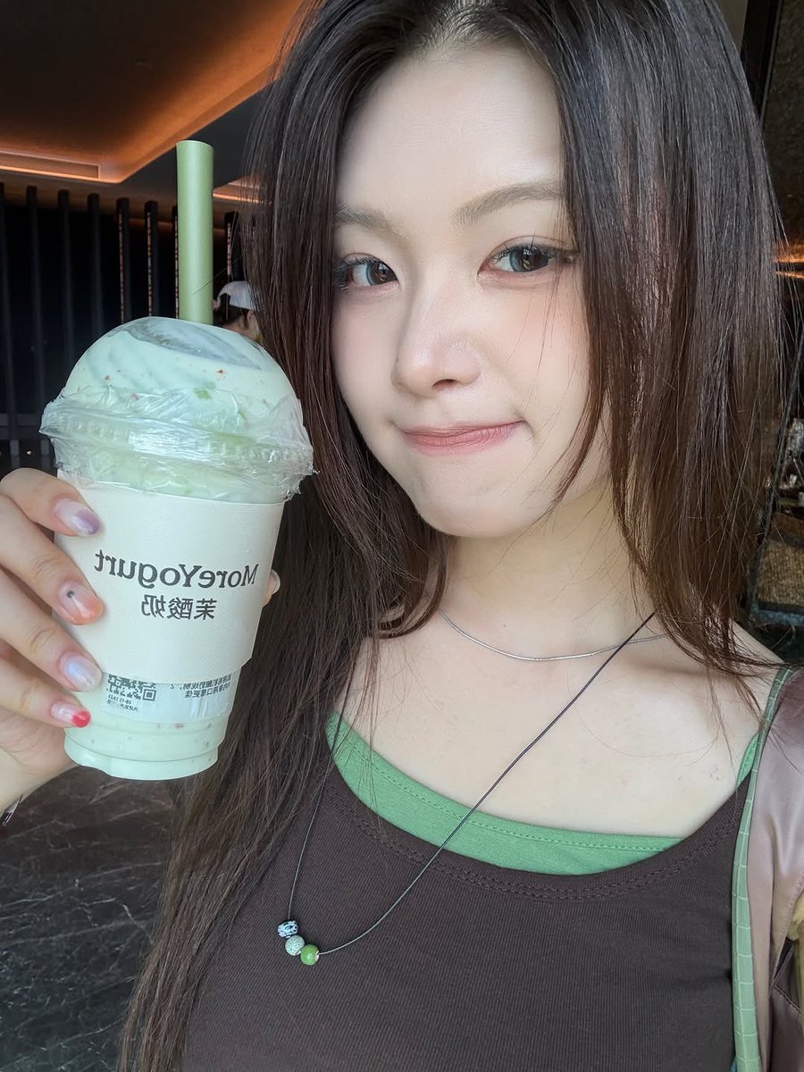 Swan_global_'s tweet photo. Repost from @ur_swan.ing
•
🥑🥛

🚶‍♀️

☀️

아보카도요거트스무디냠

이거진짜미친맛

하오츠✨

🦈

😲

마사지까지 야무지게 받기

즐거웠던 대련여행 끄읕-💕 https://t.co/LTOFhiLkhR