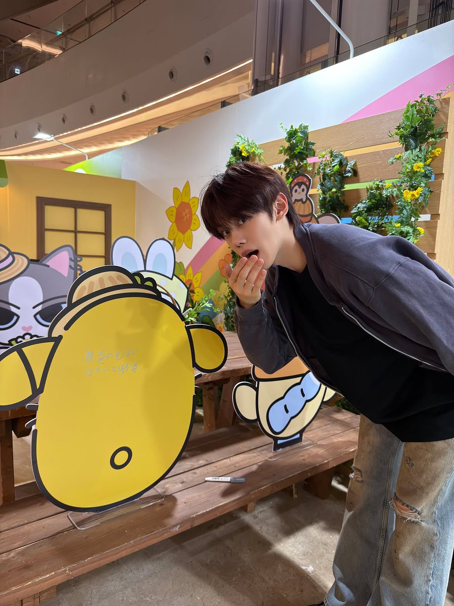 9yu6in's tweet photo. 260911 앤더블 인스타 #김규빈 https://t.co/BpJEnlyp0j