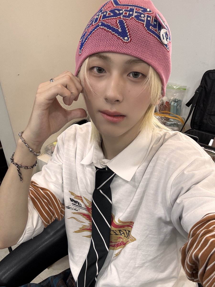 iluvuoo3's tweet photo. 입술깨물기ㅋㅋㅋㅋㅋ
아ㅠㅠ귀여워 치명사 https://t.co/qxziDgAGqX
