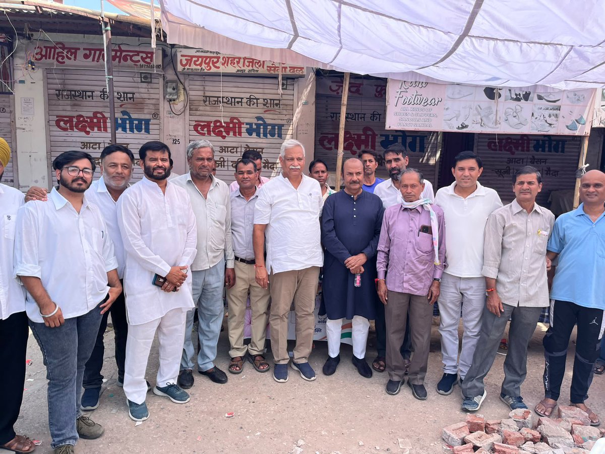 rajivarorajpr's tweet photo. Jaipur के लिए आज का दिन बड़ा important है।
मैं शहर के सभी Voters - हमारे GenZ, Youth, Women, Senior Citizens से अपील करता हूँ कि Vote ज़रूर करें।
आज आपका vote कल के जयपुर की दिशा और दशा decide करेगा।
#VoteJaipur #VoteForCongress https://t.co/zIiO3nKgHw