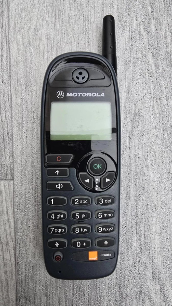 itsmeteorain's tweet photo. @gamesyouloved MOTOROLA M3788e https://t.co/9U8E0x8NDU