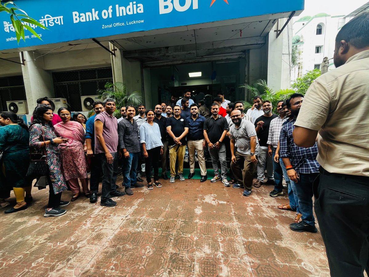 Mohamma90045726's tweet photo. Under the banner of AIBOC,FBOIOA and UFBU,we have participated strike in big numbers for demand of Fair PLI and 5 Days week.
#BankStrike #5DayWeekandFairPLI @fboioa_india @AbhishekBOIOA @nilesh_pawar15 @Ashurules09 @aiboc_in https://t.co/1Ef0bNGknf