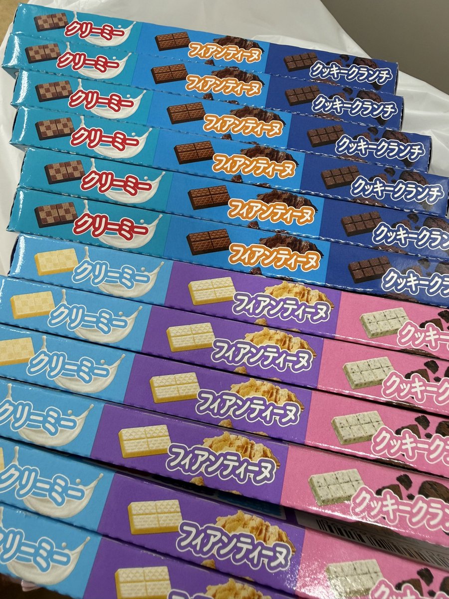 39wazurai_'s tweet photo. 【再来】職場でLOOK配りおばさん https://t.co/MonVG5xpQE