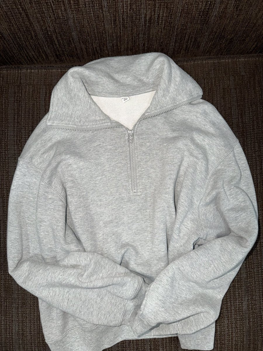byjayee3's tweet photo. Uniqlo sweatshirt 👚
ไซส XL
สภาพดีมาก 100%

230 รวมส่ง📦

📩 สนใจ dm เลยค่า
#ส่งต่อเสื้อผ้า #เสื้อผ้ามือสอง #ส่งต่อเสื้อผ้ามือสอง #กางเกงมือสอง #กางเกงยีนส์ #กระโปรง #โล๊ะตู้มือสอง #เสื้อผ้า���ือสองสภาพดี https://t.co/vzV8jznfmo
