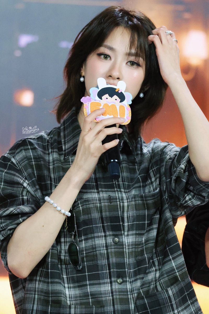 yuyuyu425127's tweet photo. I love these effortless little moments of Emi. Every look and every smile feels worth holding onto.🧡

#MoonshadowSeriesLIVE  
#emiamily https://t.co/cVsbh0coZm