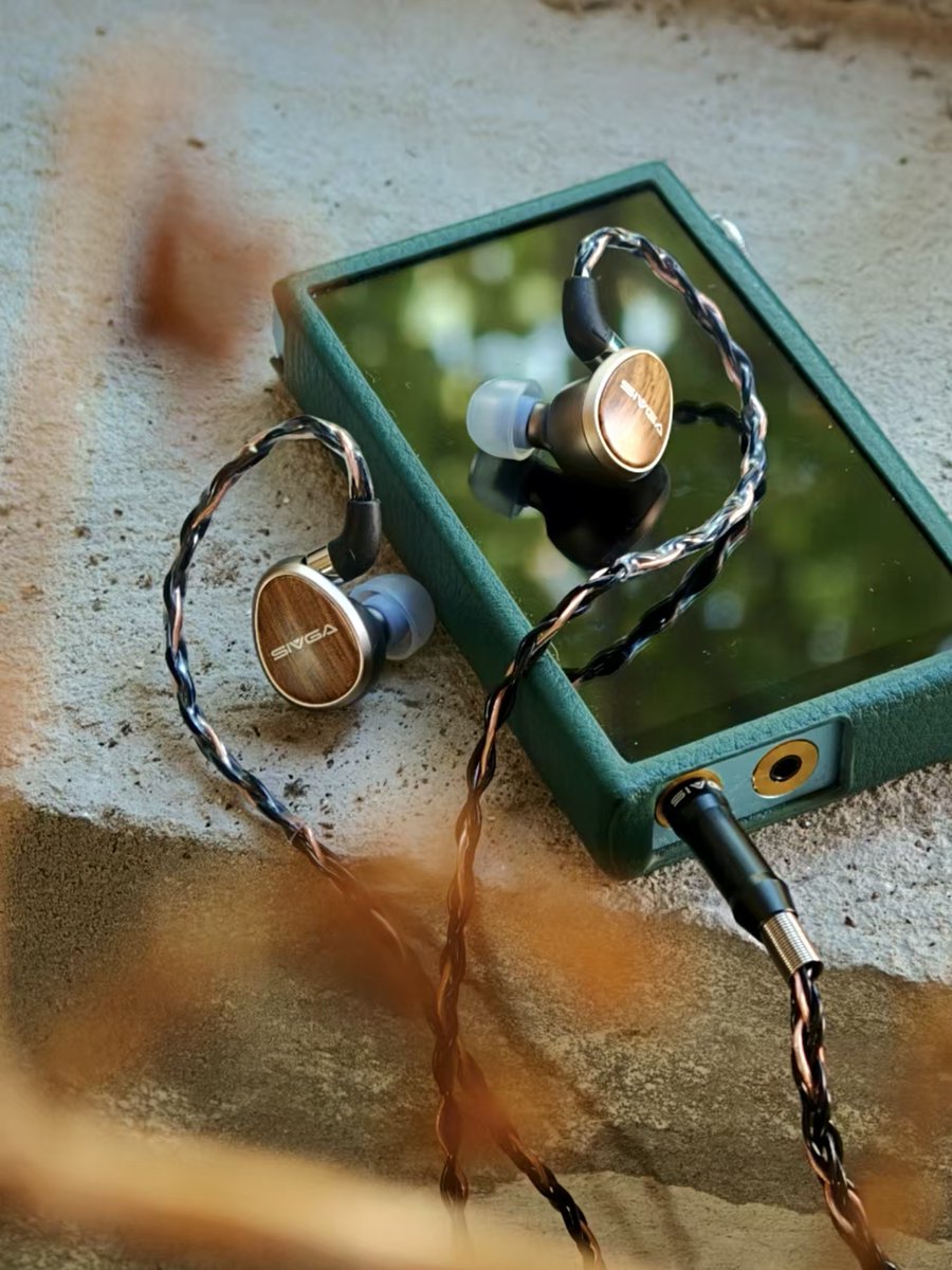 sivgaaudio's tweet photo. ✨外観はエレガントに、その核には平面磁界ドライバーを搭載。

🎶Nightingale Proは、繊細なディテール、深みのある低音、そして広がりのあるサウンドステージを届けるために設計されています。

#SIVGA #NightingalePro #HiFi #イヤホン https://t.co/OKIsi2bXMK
