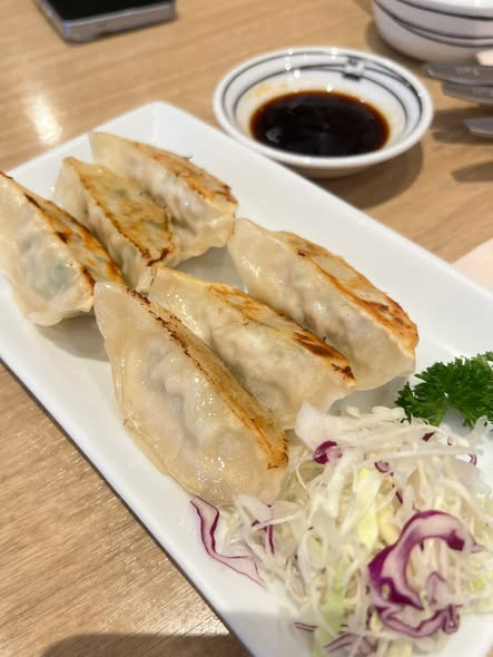 zehsoe's tweet photo. ว่าด้วยเรื่องกิน 🤭 จัดหนักทุกมื้อ จะอ้วนไหมเรา https://t.co/kGpOKZnJc0