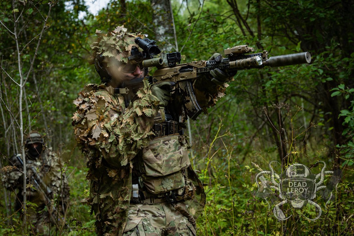 TheGreyPatriot_'s tweet photo. ๐ง๐พ๐ท๐บ Today's training of Minsk SOBR unit.
#Russia #Belarus #Belarusian #Today #SOBR #Police #Security #MVD #Tactical #Training #AK74 #Ghillie #Dirt https://t.co/QxjTS3KDdT