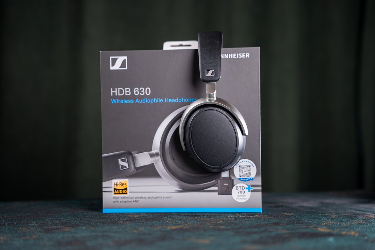Earside_HiFi's tweet photo. Can a wireless headphone be an audiophile king?
The @Sennheiser  HDB 630 makes a very strong case.

🔹 Top-tier sound quality
🔹 Soundstage and separation close to wired 6-series models
🔹 Crossfeed + Smart EQ
🔹 Great ANC and battery life

Watch the full review on YouTube: https://t.co/zftpxAaO7f

#Sennheiser #HDB630 #WirelessHeadphones #audiophile #HiFi