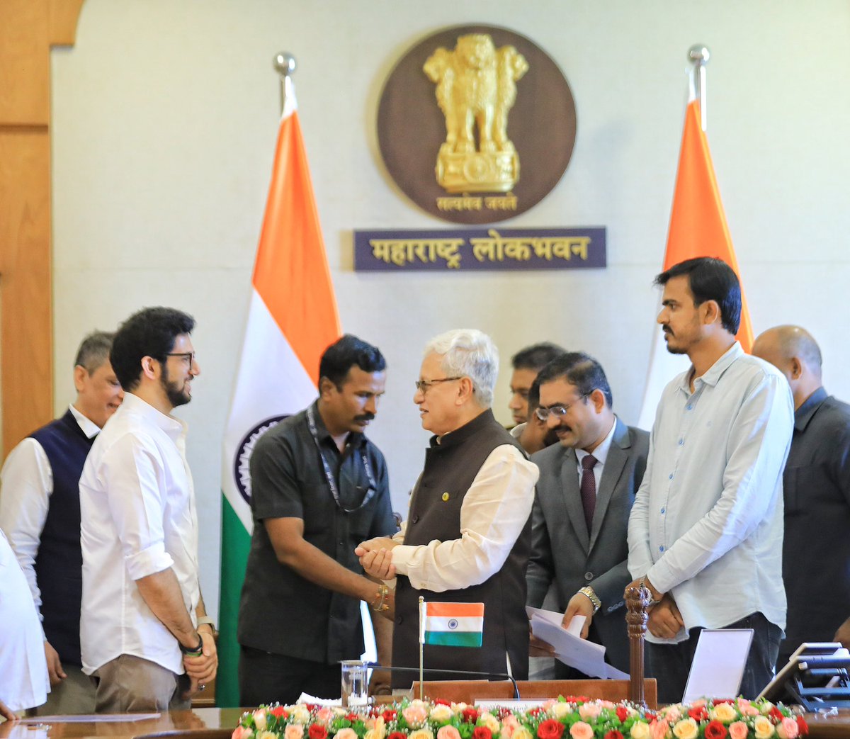 AUThackeray's tweet photo. This afternoon, we met with HE the Governor of Maharashtra, Shri Jishnu Dev Varma ji with those who exposed the paper leak and corruption in the MPSC examination.

The asks were simple:
1) Judicial Inquiry into the paper leak
2) Resignation of the MPSC chairman and secretary

The Hon’ble Governor gave us a patient hearing and has promised to look into the matter urgently