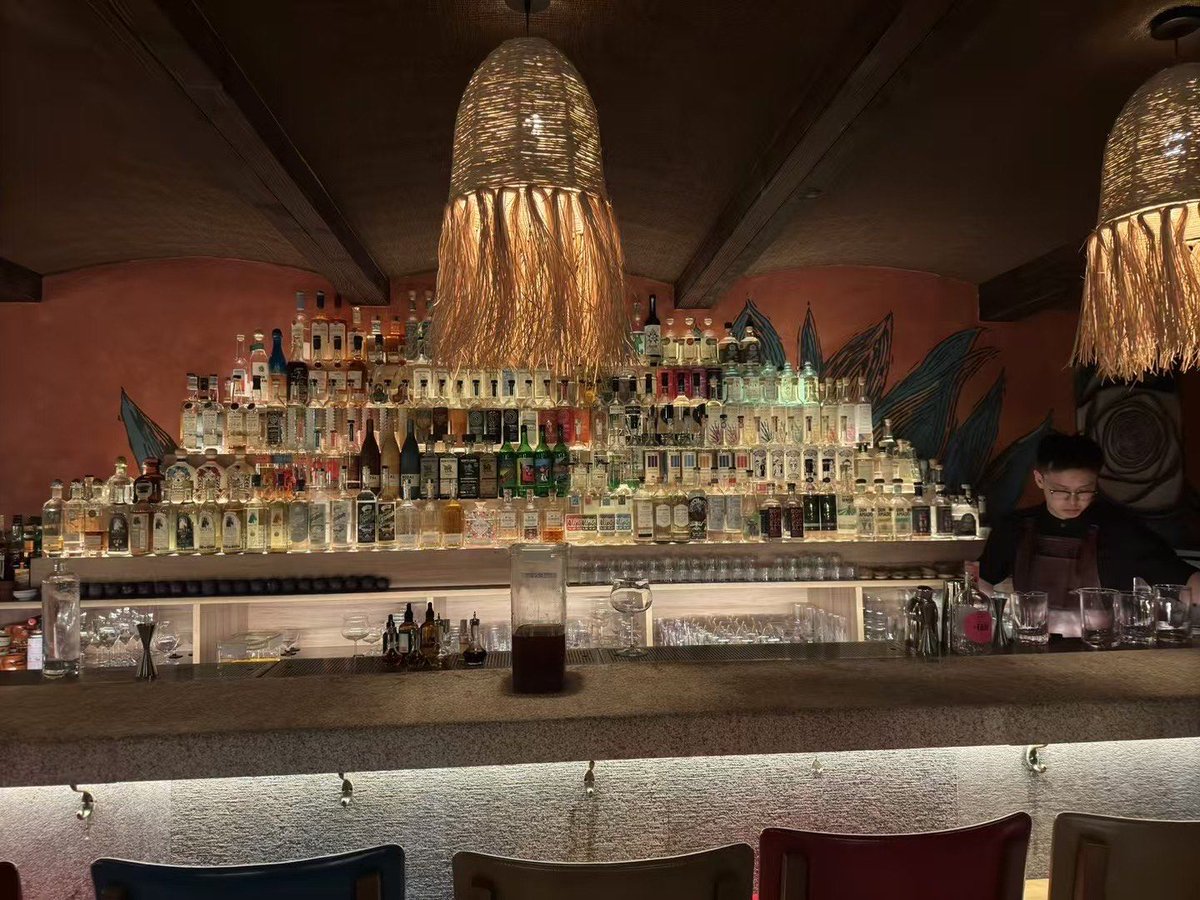 pralh206539's tweet photo. Just found a hidden local jazz bar with a trio playing smooth tunes that fit every sip of my coffee. Music that wraps around you like a warm hug—check this spot if you’re craving a low-key vibe.， https://t.co/zP3WOmgrLL