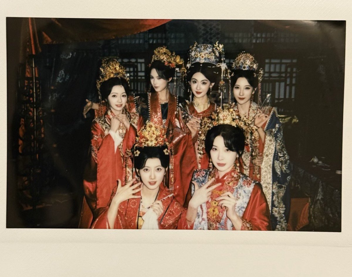 Svrluvashang's tweet photo. 260911 조새아개인공작실 샤오홍슈 속의 상이 모음🫶🏻
초미녀 여섯자매 안할 수가 없겠지
#阿尚 #아상 #Ashang https://t.co/dzPDuneh9U