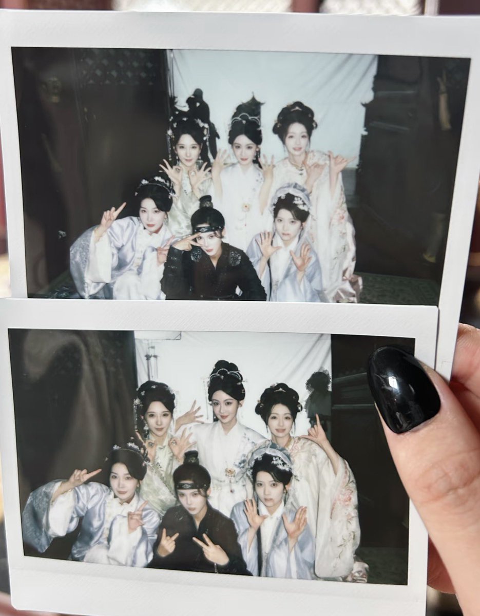 Svrluvashang's tweet photo. 260911 조새아개인공작실 샤오홍슈 속의 상이 모음🫶🏻
초미녀 여섯자매 안할 수가 없겠지
#阿尚 #아상 #Ashang https://t.co/dzPDuneh9U
