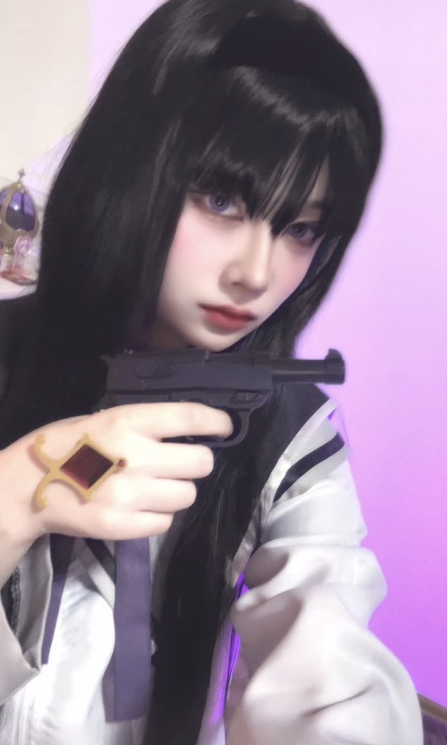 km__cos's tweet photo. ほむらちゃん！💜

 #暁美ほむらコスプレ https://t.co/5I9peKKc4D