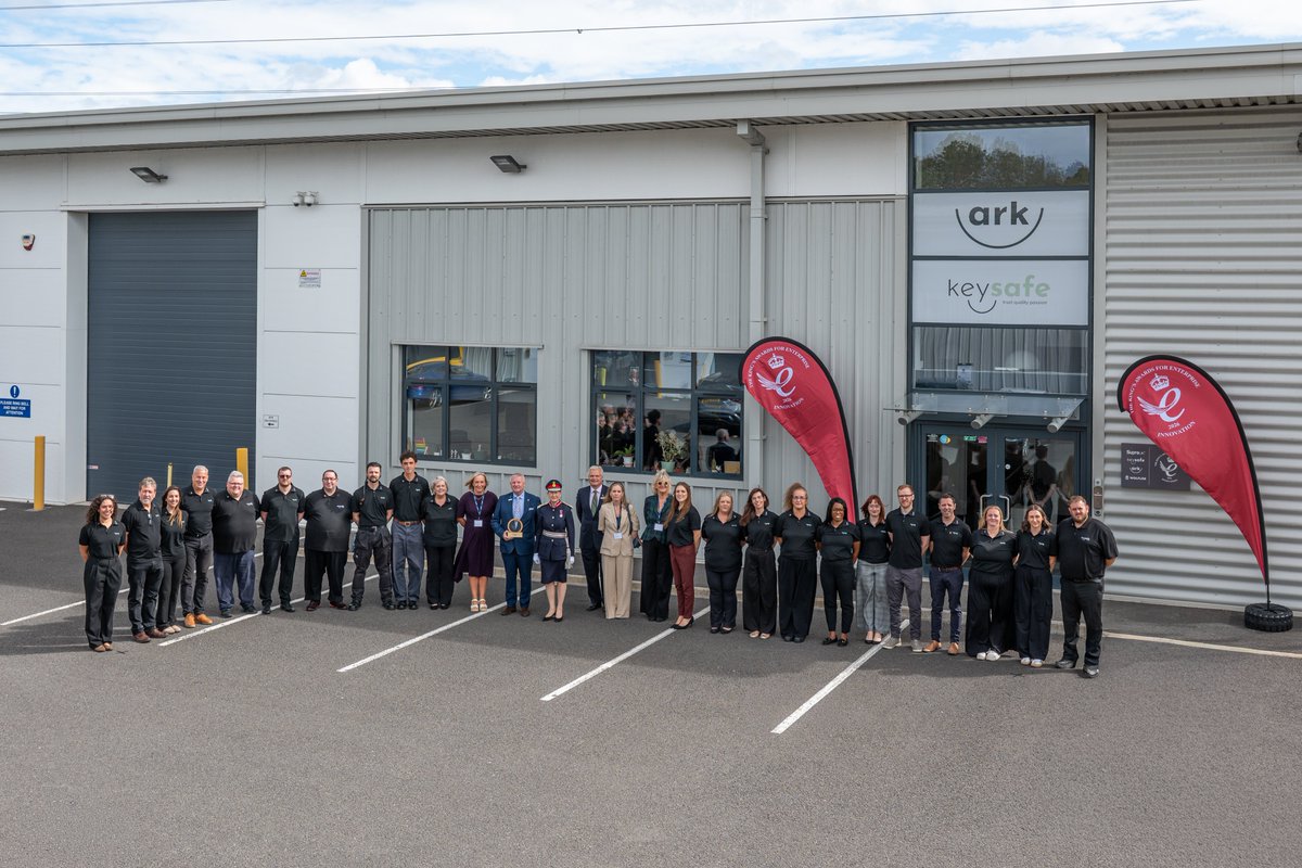 KeySafeUK's tweet photo. 🏆 A hugely proud moment yesterday, as we welcomed Mrs Beatrice Grant, His Majesty’s Lord-Lieutenant of Worcestershire, to Key Safe HQ to officially receive our King’s Award for Enterprise: Innovation certificate and trophy. 

#KingsAward #innovation #keysafe https://t.co/EYQcXZgjUt