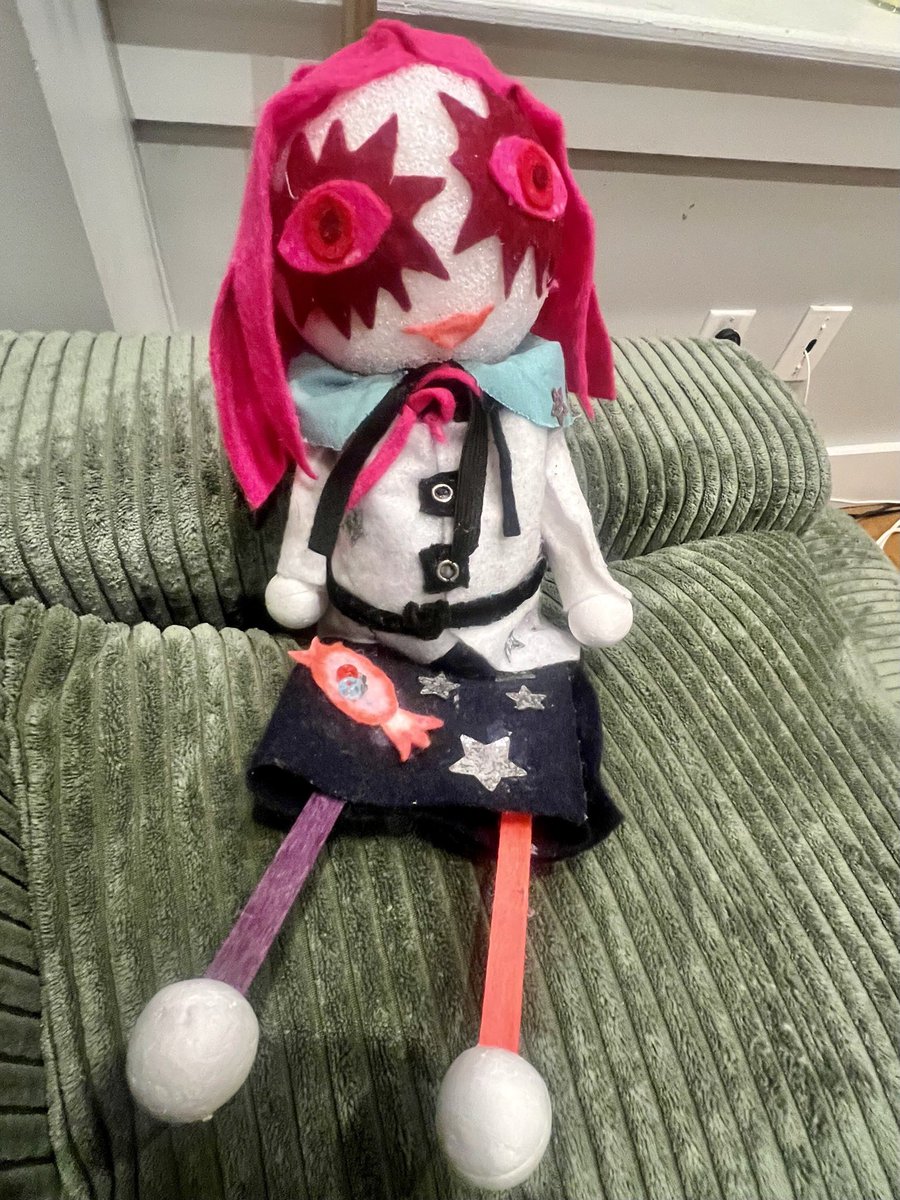 roseopossum's tweet photo. irl sugar puppet… 🍭🍬🥛(character from the lovely visual novel game #moneyforgirls by @xrafstarguts and @vichblen 🐜!) https://t.co/R7UUu7KdyB