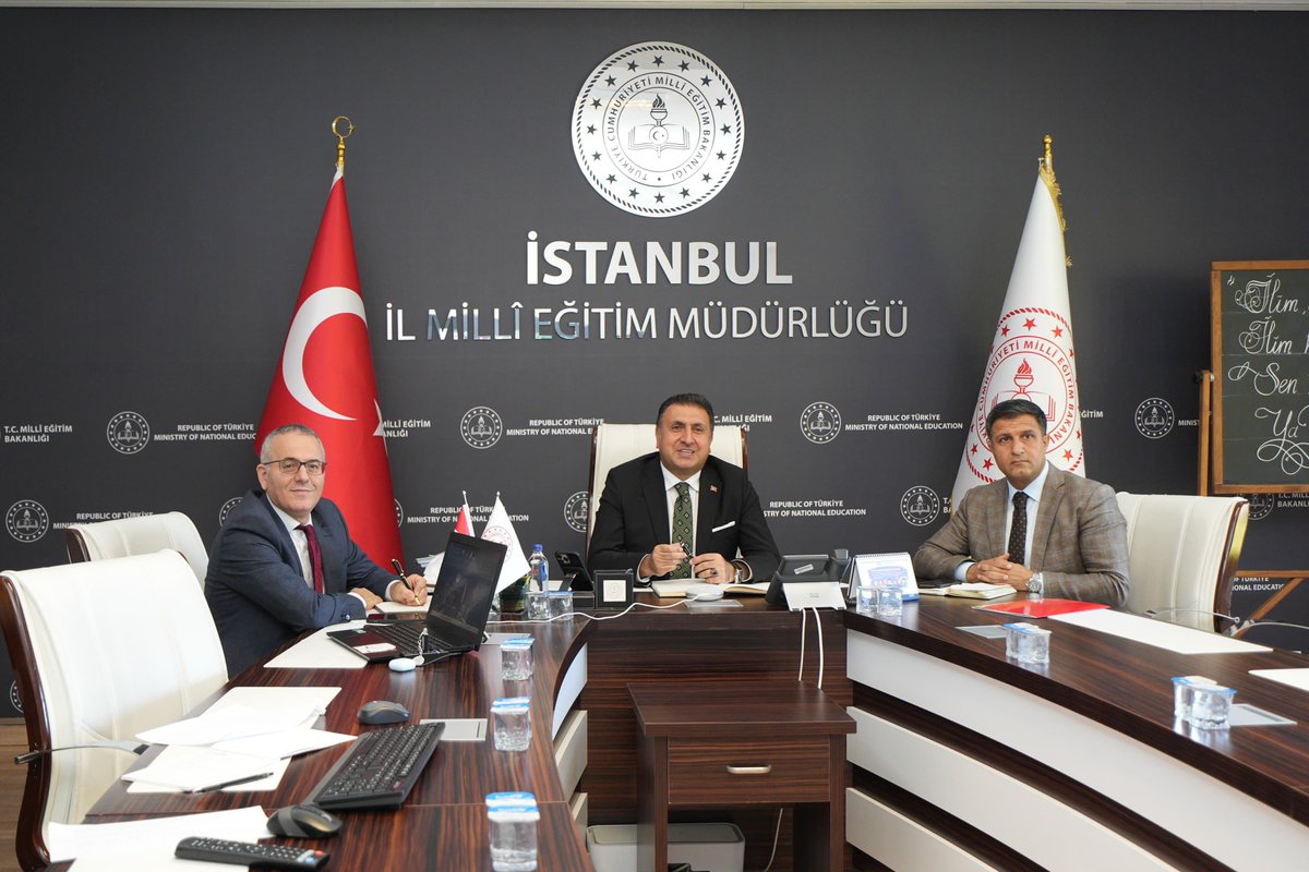istanbulilmem's tweet photo. 🔷️ İl Millî Eğitim Müdürümüz Murat Mücahit Yentür’ün başkanlığında, 2026-2027 eğitim ve öğretim yılı açılışı öncesi son değerlendirmelerin ele alındığı “Süreç Değerlendirme Toplantısı”, il eğitim yöneticilerimiz ve ilçe millî eğitim müdürlerimizin katılımıyla çevrim içi olarak gerçekleştirildi.

@tcmeb @Yusuf__Tekin @MucahitYentur
