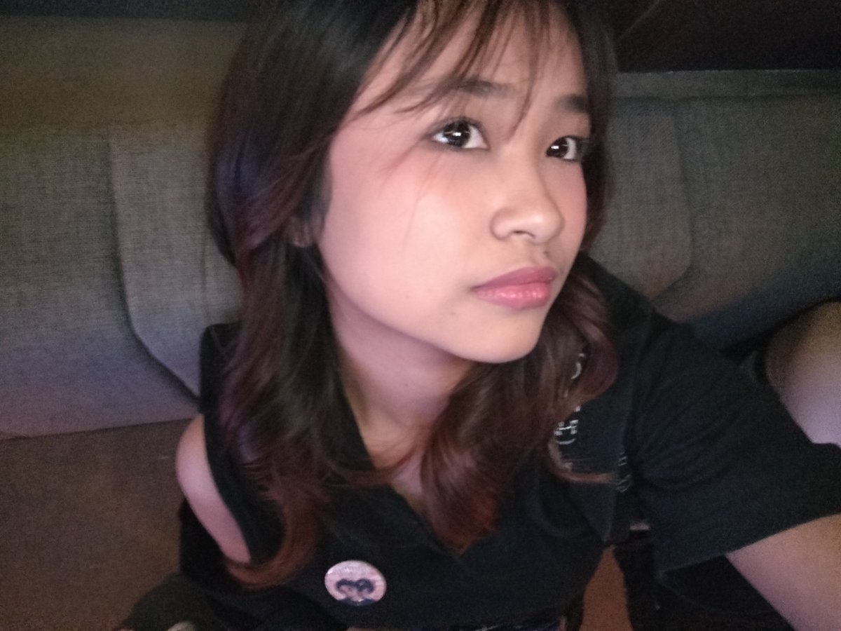 hanchyra's tweet photo. [QUEER FRIENDSHIP APPLICATION]

name : kira kira ajalah 
age : 18 almost 19, but still 18
occupation : (bukan) maba 
zodiac : Libra
height : 150 (TRUST ME INI GA PENDEK)
hobby : merajut, baca buku (fiksi), dengerin musik &amp; ngomong sendiri 
fun fact : bisa tidur jam 2 bangun jam 5 https://t.co/eymid6ekLv