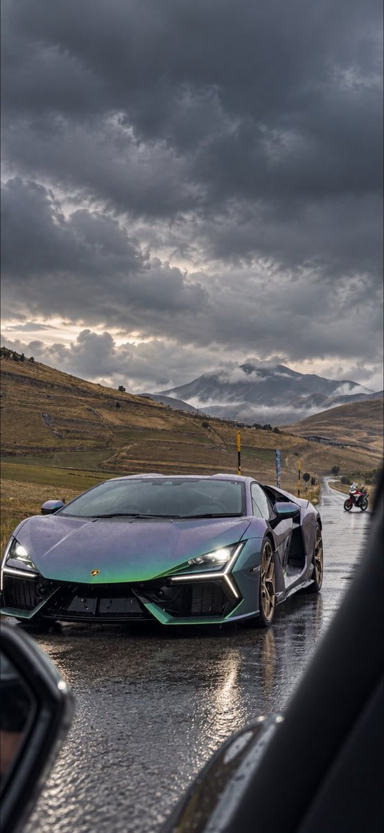 RachyBull's tweet photo. Lucky boy ๐๐๐๐ฅณ some amazing memories right there!
#lambotour
#lambo https://t.co/5Ns63utFsD