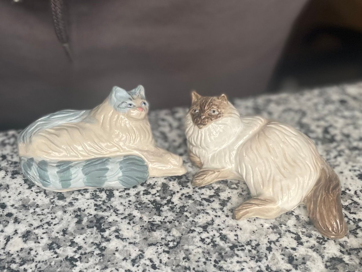 henkycode's tweet photo. Öppnar upp för beställningar av miniatyr-djur i keramik!

Det finns möjlighet till att välja storlek och också att välja t.ex. att det också ska vara en ljushållare eller gå att hänga på väggen.

Pris beror lite på vad du vill ha, DMa mig vid intresse :) https://t.co/8xnTM65p5i