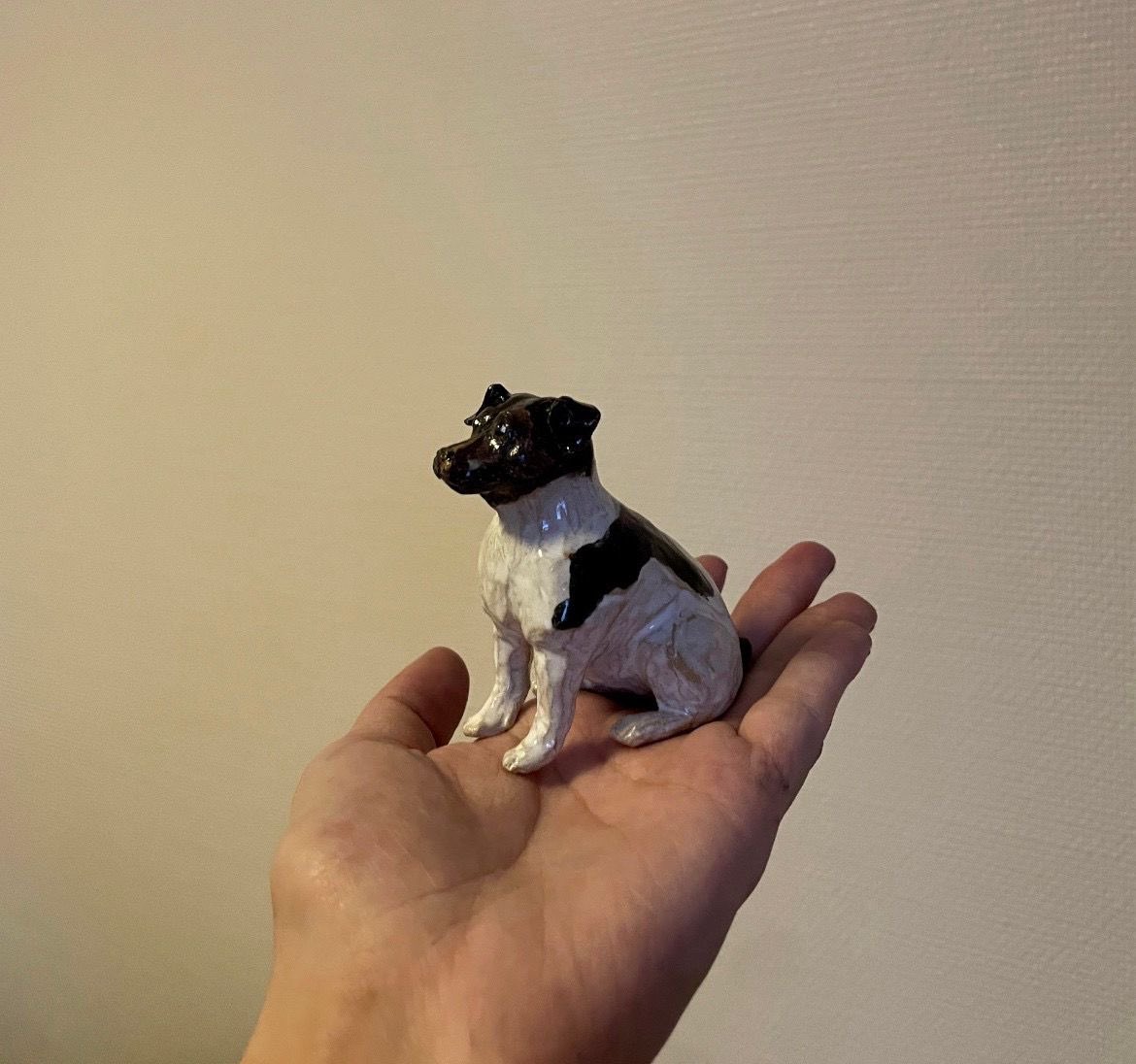 henkycode's tweet photo. Öppnar upp för beställningar av miniatyr-djur i keramik!

Det finns möjlighet till att välja storlek och också att välja t.ex. att det också ska vara en ljushållare eller gå att hänga på väggen.

Pris beror lite på vad du vill ha, DMa mig vid intresse :) https://t.co/8xnTM65p5i