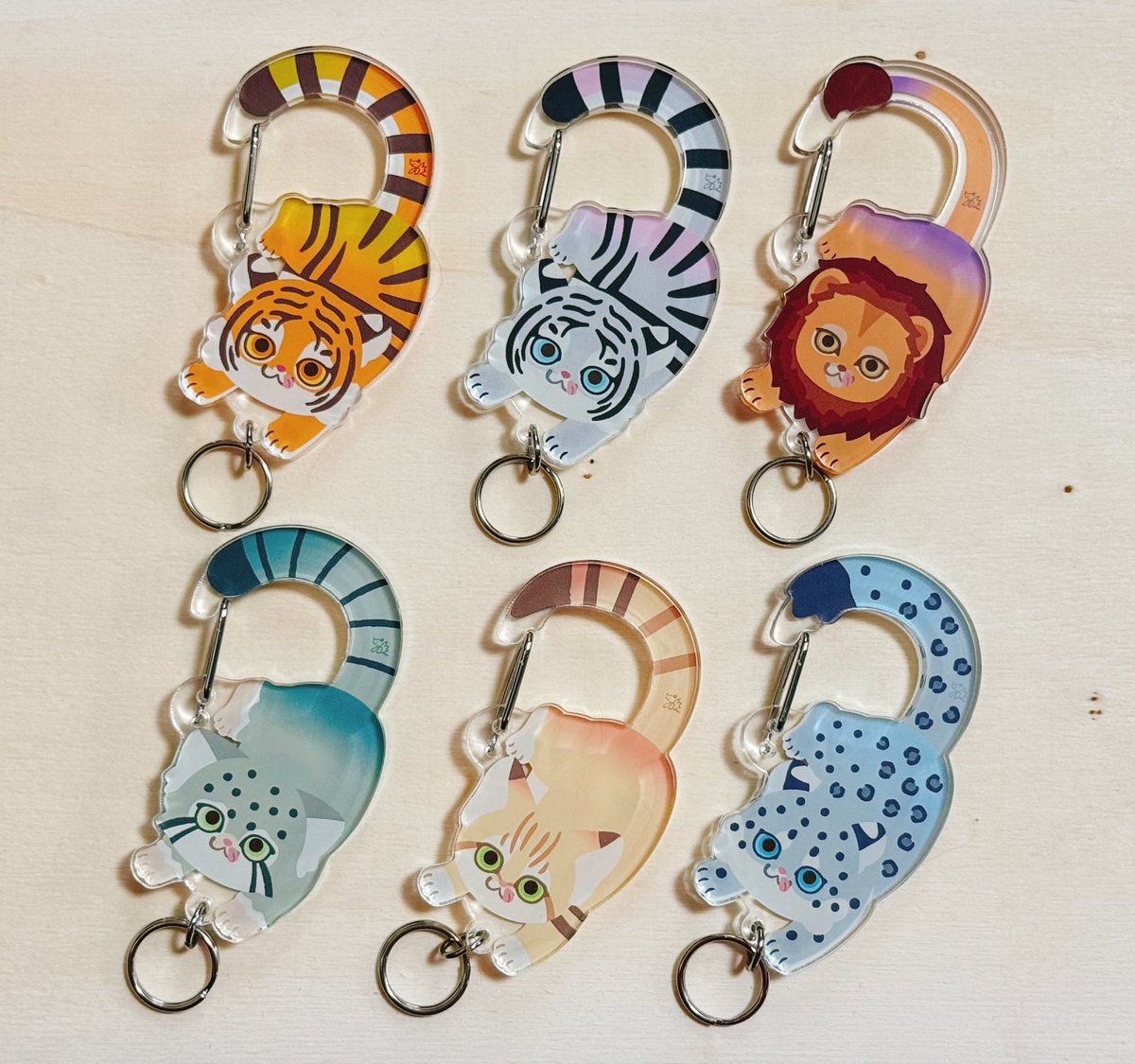 yamuretsu's tweet photo. 🐈‍⬛お知らせ🐈‍⬛

【ネコ科のしっぽカラビナ】
発売日決定いたしました！

9月15日から全国で順次発売です！

お近くのガチャガチャ売り場で見つけられましたら是非ともまわしてゲットしたよー！と教えて下さいませ🐈‍⬛

今回透明保護シート剥がしやすく改良いただいてます★

#しっぽカラビナ https://t.co/7H02GseH69