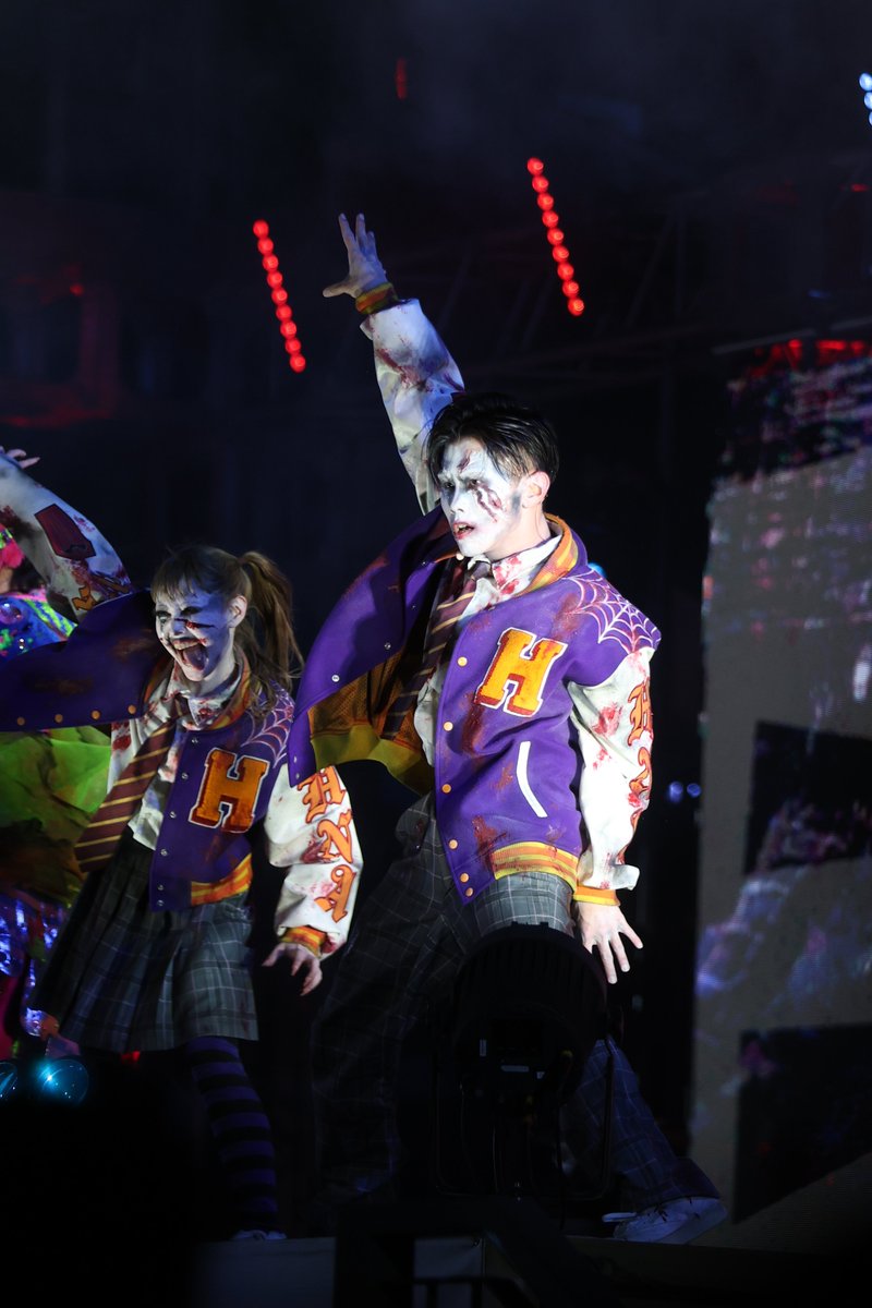 kyuruki_ba's tweet photo. 9/11 ハロウィーン・ホラー・ナイト・アカデミー ～絶叫の15年～ 
18:20 初回

MC たいがくん
#USJファン https://t.co/WbRODPrFO9