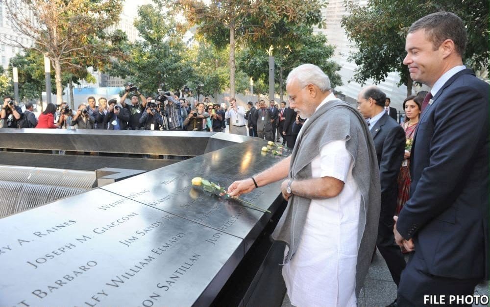 nahinkazibjp's tweet photo. 9/11 की 25वीं बरसी पर सभी निर्दोष पीड़ितों को श्रद्धांजलि। 

आतंकवाद के खिलाफ भारत का संकल्प अडिग है। 

2014 में 9/11 मेमोरियल एवं म्यूज़ियम, न्यूयॉर्क में प्रधानमंत्री श्री @narendramodi जी की यात्रा की स्मृतियाँ। https://t.co/qNkYViDUtr