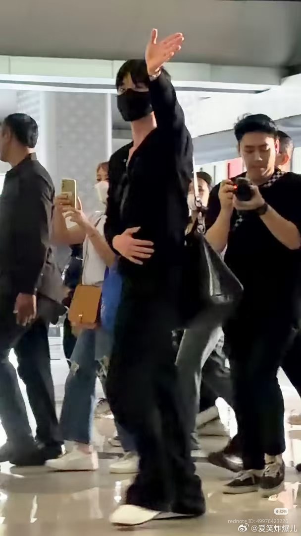 forclei's tweet photo. #ChengLei finally arrived at Jakarta, Indonesia. https://t.co/LFU1gwxLTO