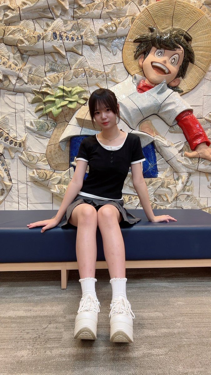 _s0_0sr's tweet photo. 秋田空港
 #seju  #秋田  #女子中学生 https://t.co/A8VzKwLffW