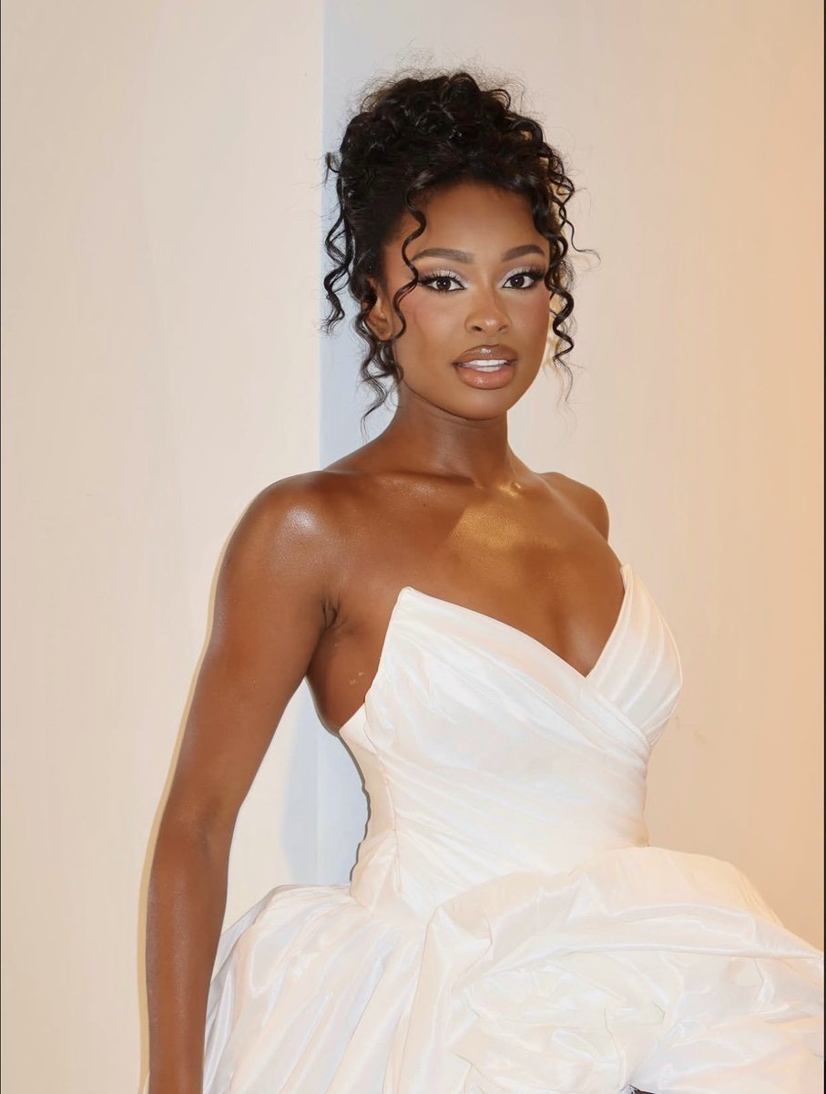 prettylibrary_'s tweet photo. Coco Jones 💓 https://t.co/eoQrZze8sd